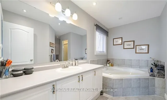 房产图片 18 - 26 Baccarat Cres