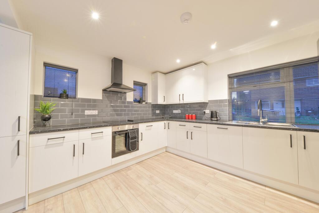 Additional image 11 of Pond Croft, Hatfield