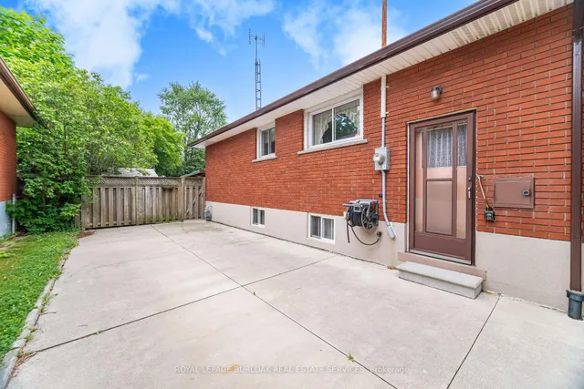 房产图片 44 - 121 Manning Ave