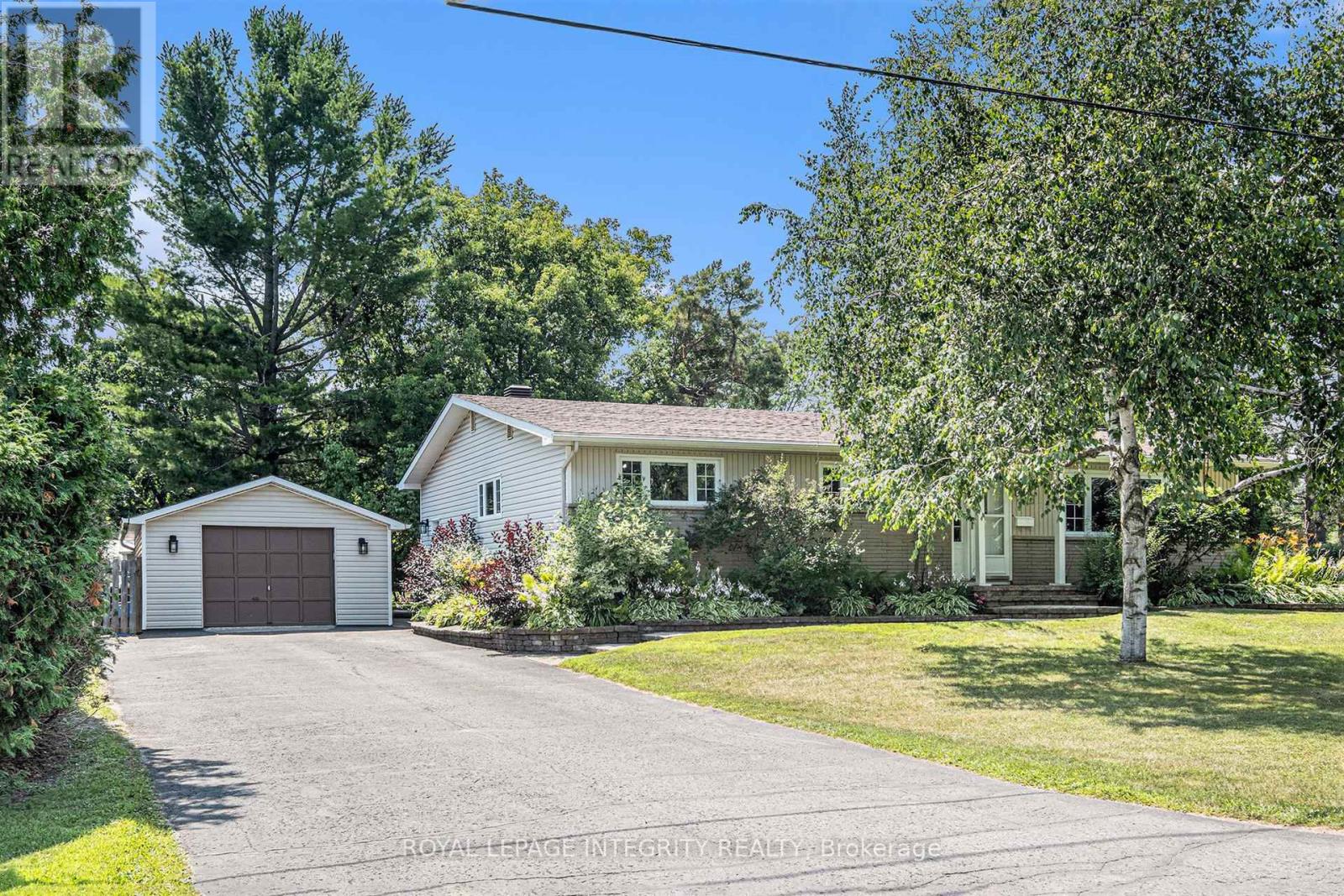 16 EMBER GLOW COURT|Ottawa, Ontario K2S1C3