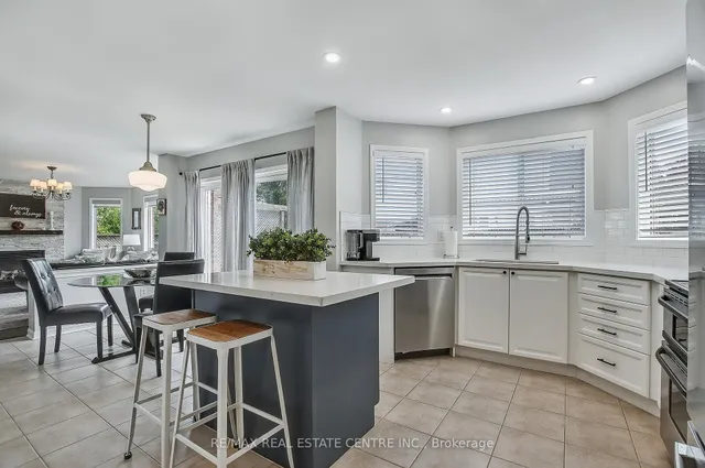 Additional image 18 of 969 Lancaster Blvd