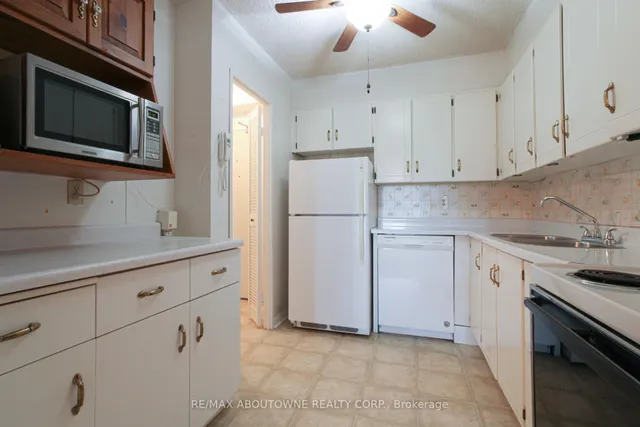 Additional image 17 of 1359 White Oaks Blvd Unit 406