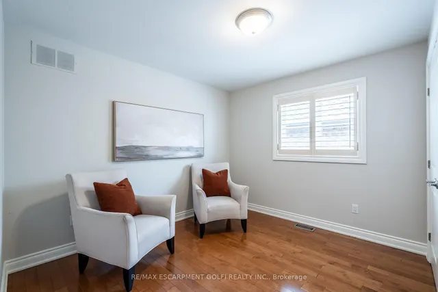 Additional image 22 of 44 Parkmanor Dr