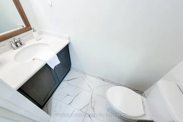 Additional image 28 of 600 North Service Rd Unit 218