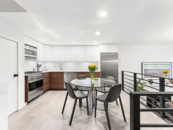 322 W 22nd St APT 2, New York, NY 10011