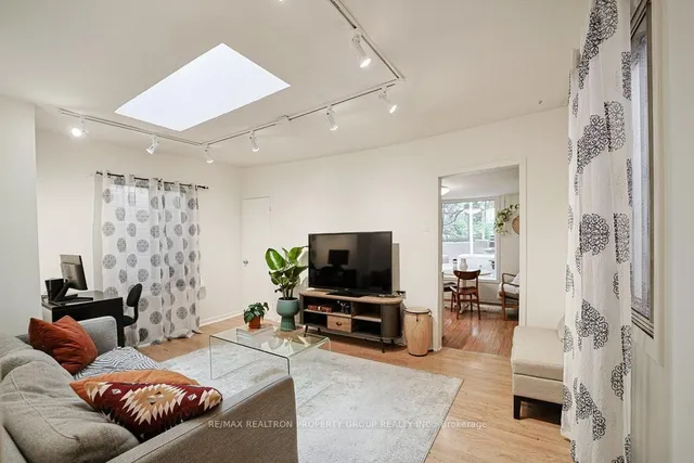 Additional image 17 of 482 Mcroberts Ave