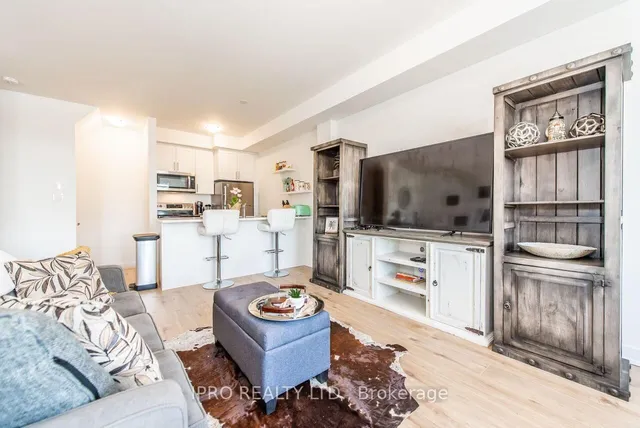 房产图片 14 - 590 North Service Rd 单元46