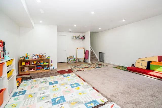 Additional image 38 of 504 WOODLEA Crt