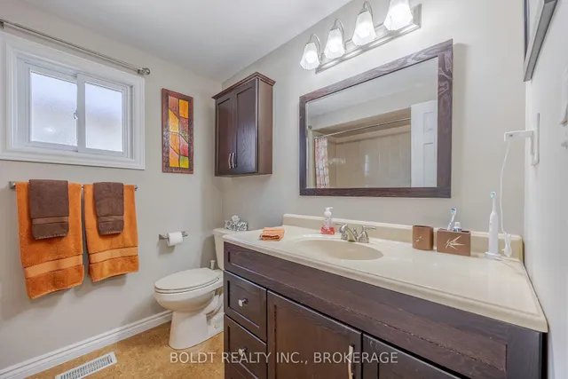 Additional image 13 of 395 Rexford Dr