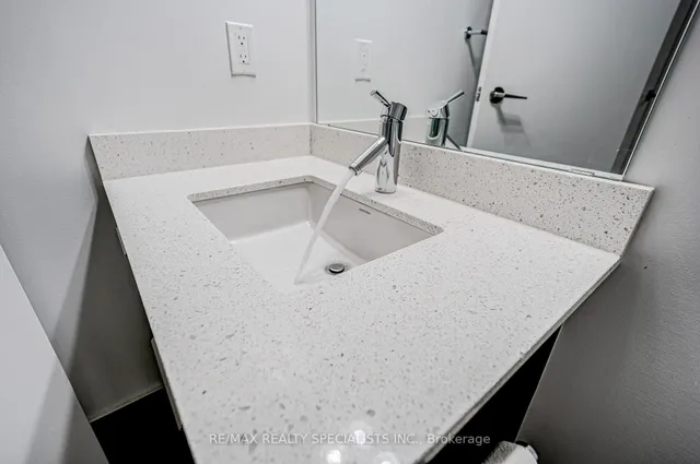 房产图片 21 - 多伦多湖滨大道2220号601单元