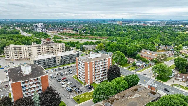 房产图片 29 - 8 Woodman Dr 单元805