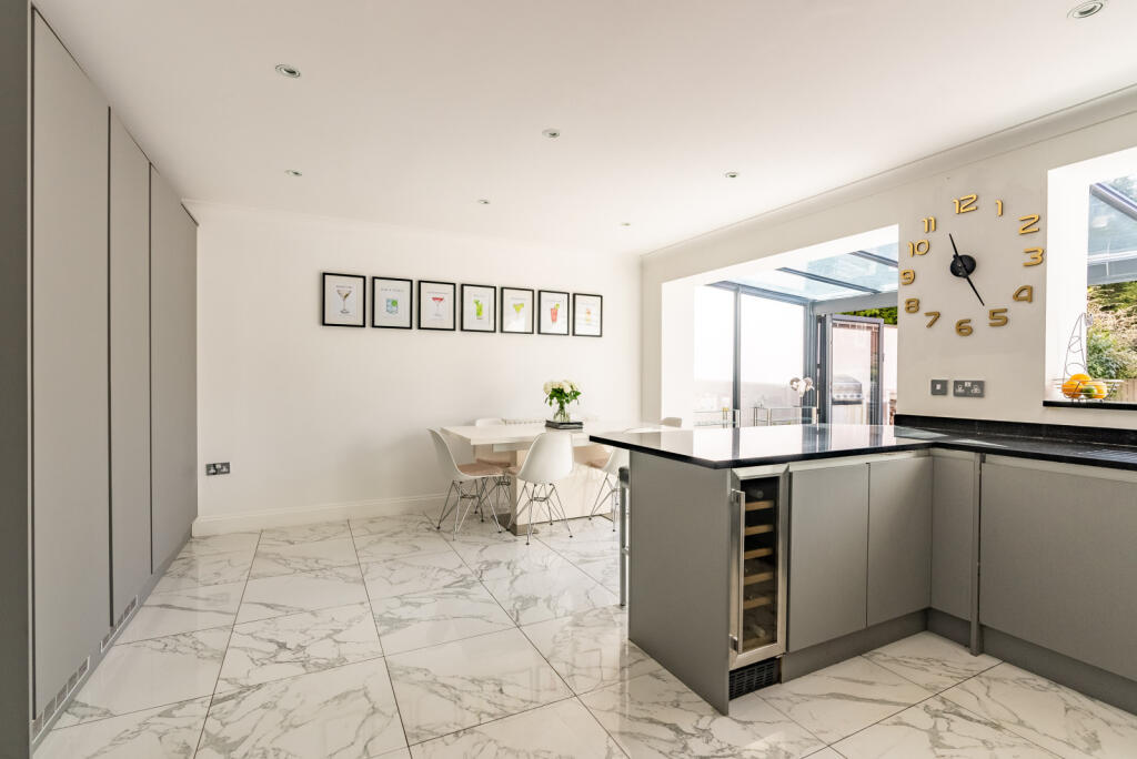 Additional image 6 of St. Andrews Drive, St. Albans, Hertfordshire, AL1