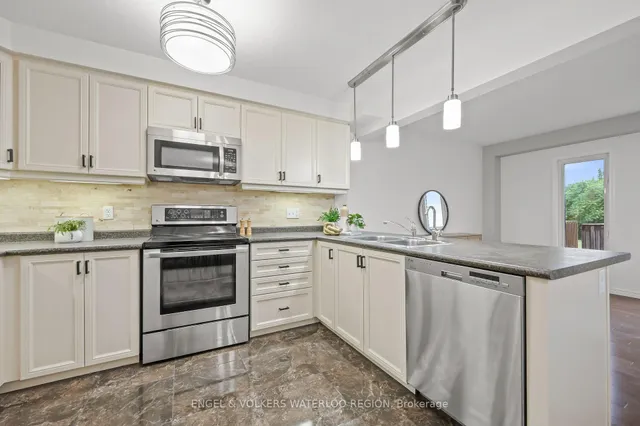 Additional image 15 of 6 Upper Mercer St Unit D16