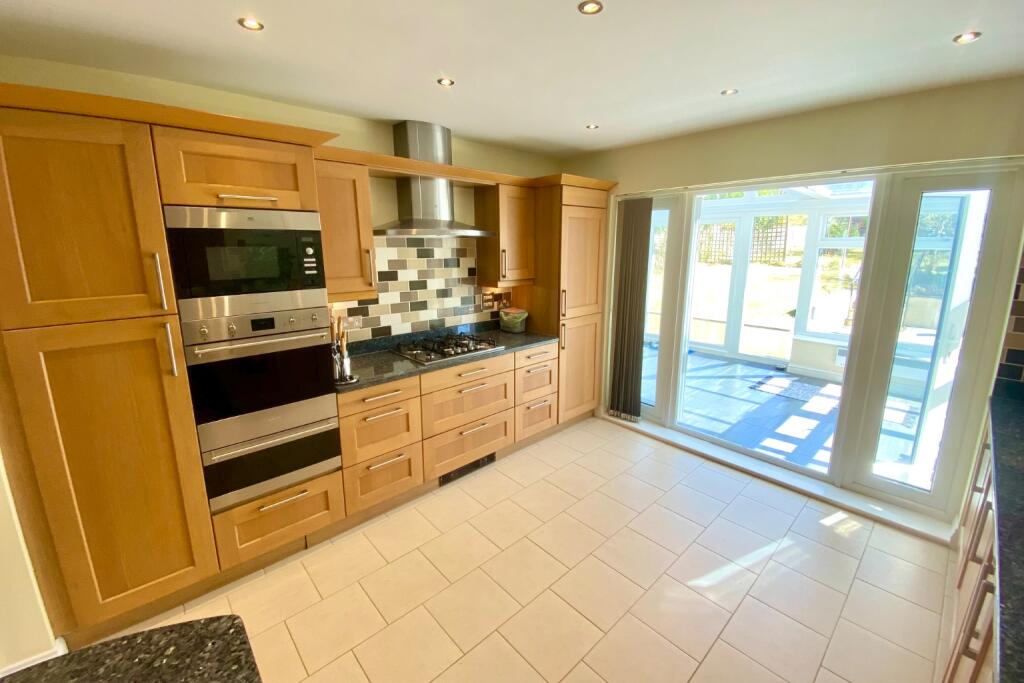 Additional image 32 of Mount Drive, Park Street, St. Albans, Hertfordshire, AL2