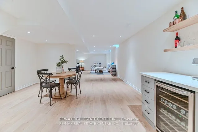 Additional image 32 of 2498 Longridge Cres