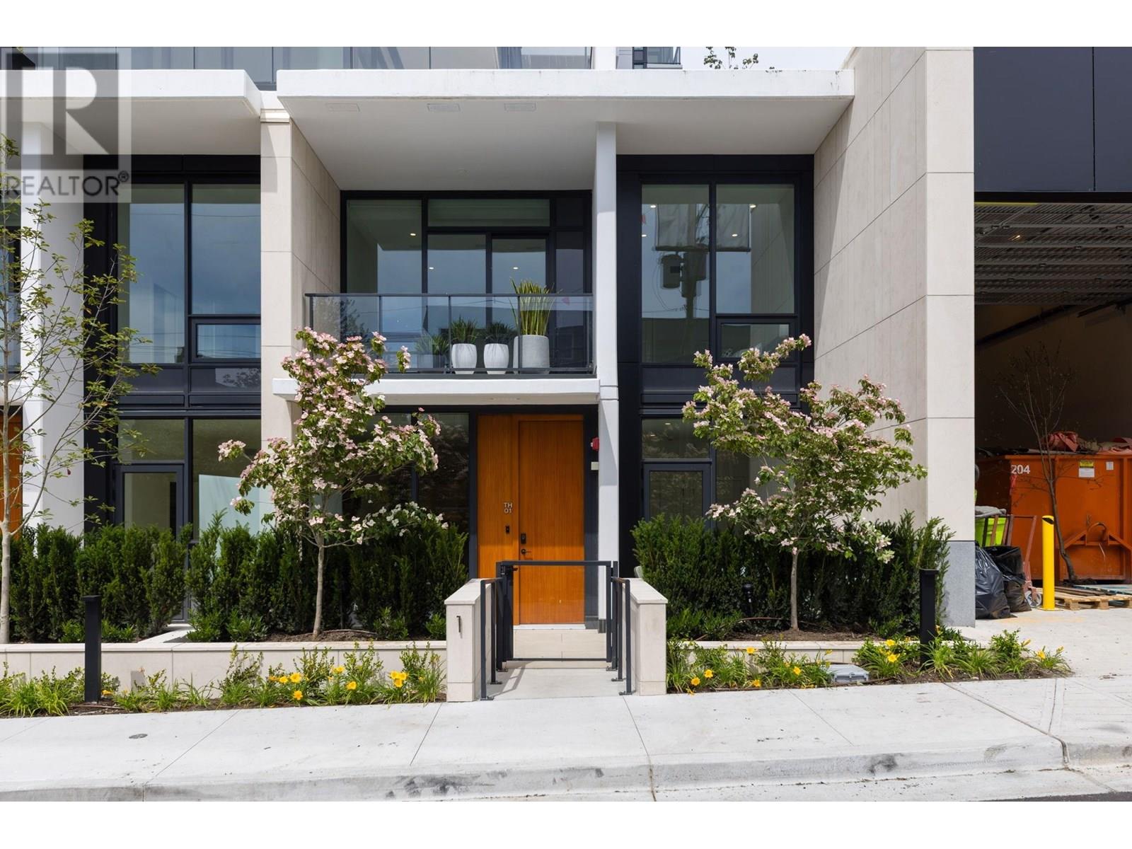 TH1 135 E 13TH STREET|North Vancouver, British Columbia V7L0J8