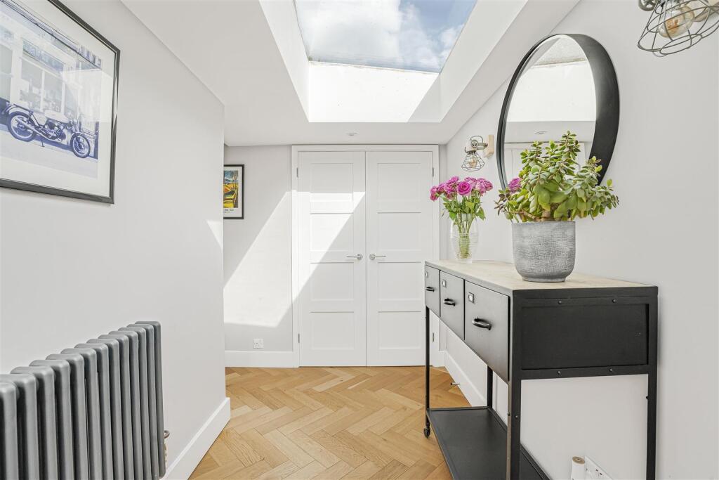 Additional image 3 of Hillside Way, Welwyn