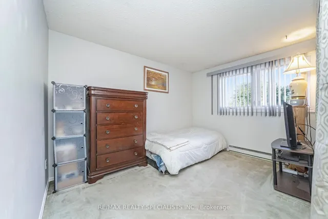 Additional image 32 of 30 Hardcastle Crt