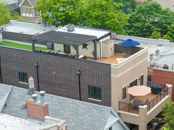 2121 W Addison St #3, Chicago, IL 60618