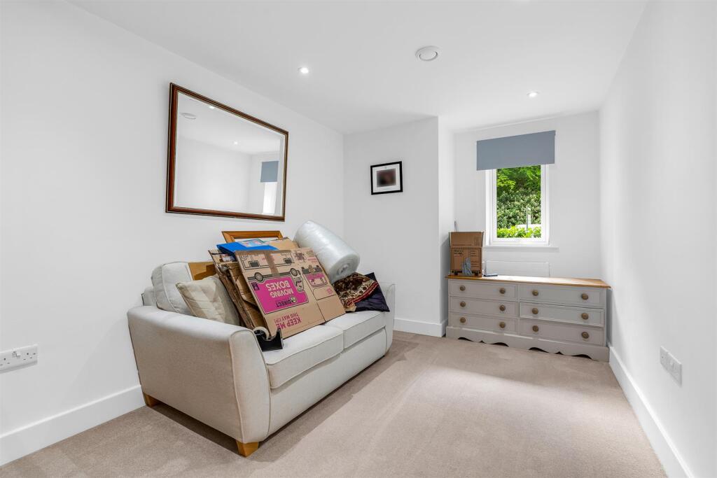 Additional image 10 of 80 Great North Road, Welwyn