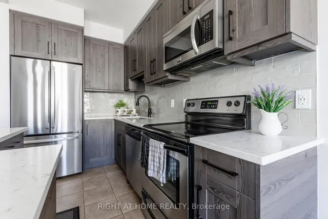 Additional image 22 of 56 Marina Point Cres