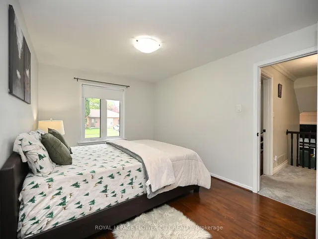 Additional image 41 of 2 Aintree Cres