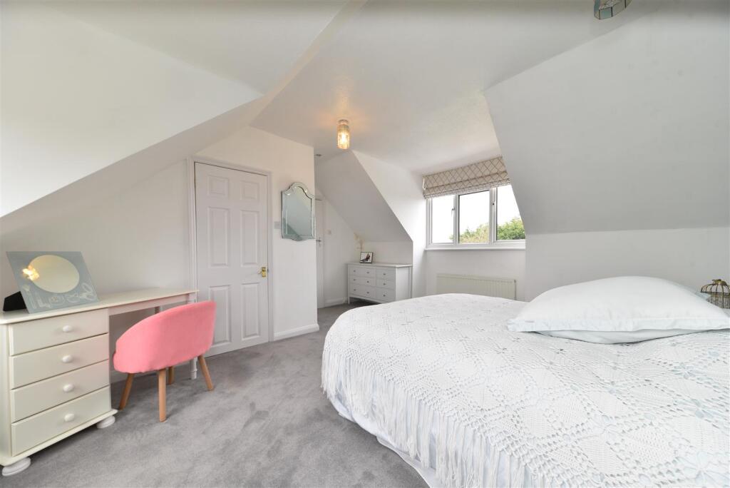 Additional image 17 of Westland Drive, Brookmans Park, Hatfield