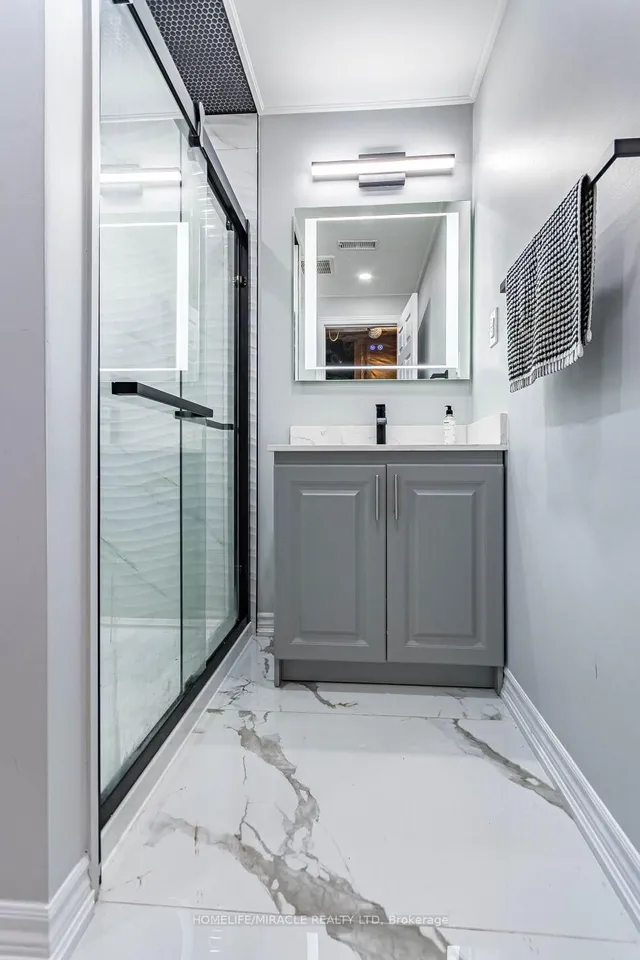 Additional image 40 of 55 Mccandless Crt