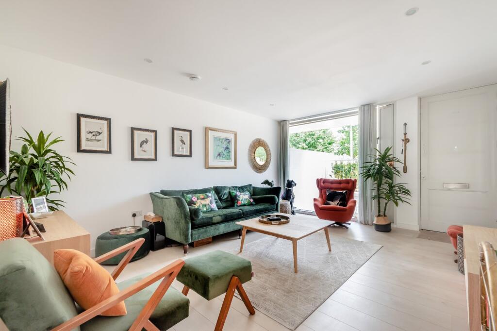 Additional image 18 of Gabriel Square, St. Albans, Hertfordshire