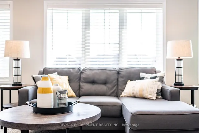 Additional image 13 of 230 Avonsyde Blvd Unit 15