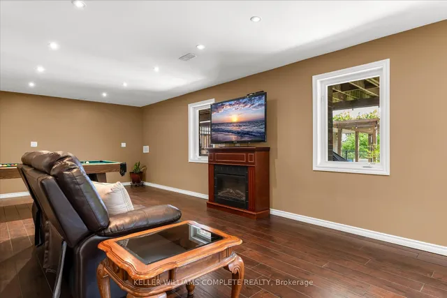 Additional image 31 of 180 Mother's St