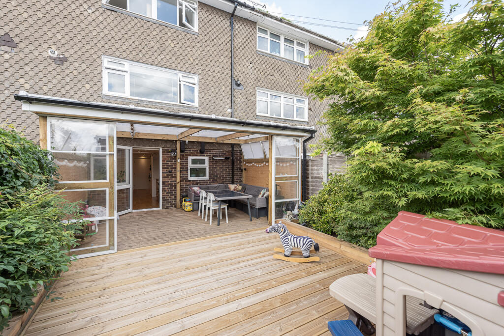 Additional image 15 of Bennetts Close, Colney Heath, St Albans, Hertfordshire, AL4