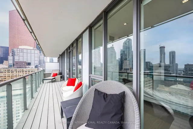 Additional image 17 of 33 Lombard St Unit 2609