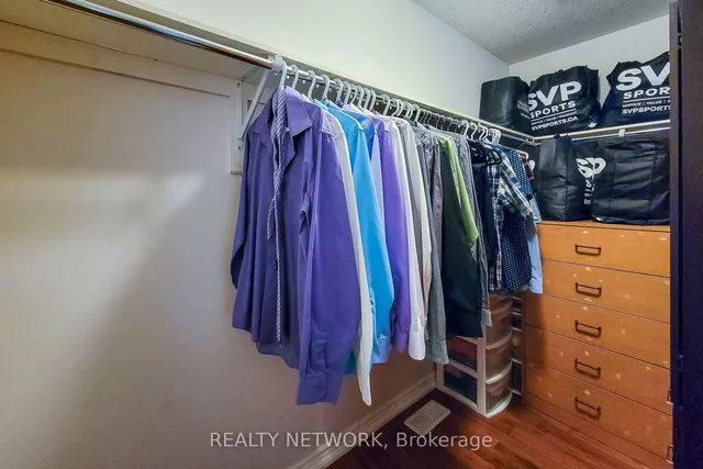 Additional image 32 of 26 Colin Cres