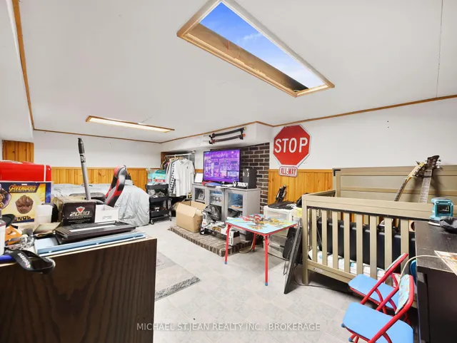 Additional image 31 of 89 Cameron Ave