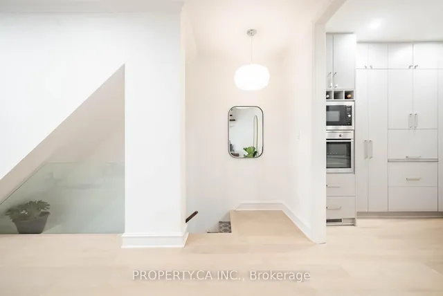 Additional image 9 of 300 Avenue Rd Unit 5