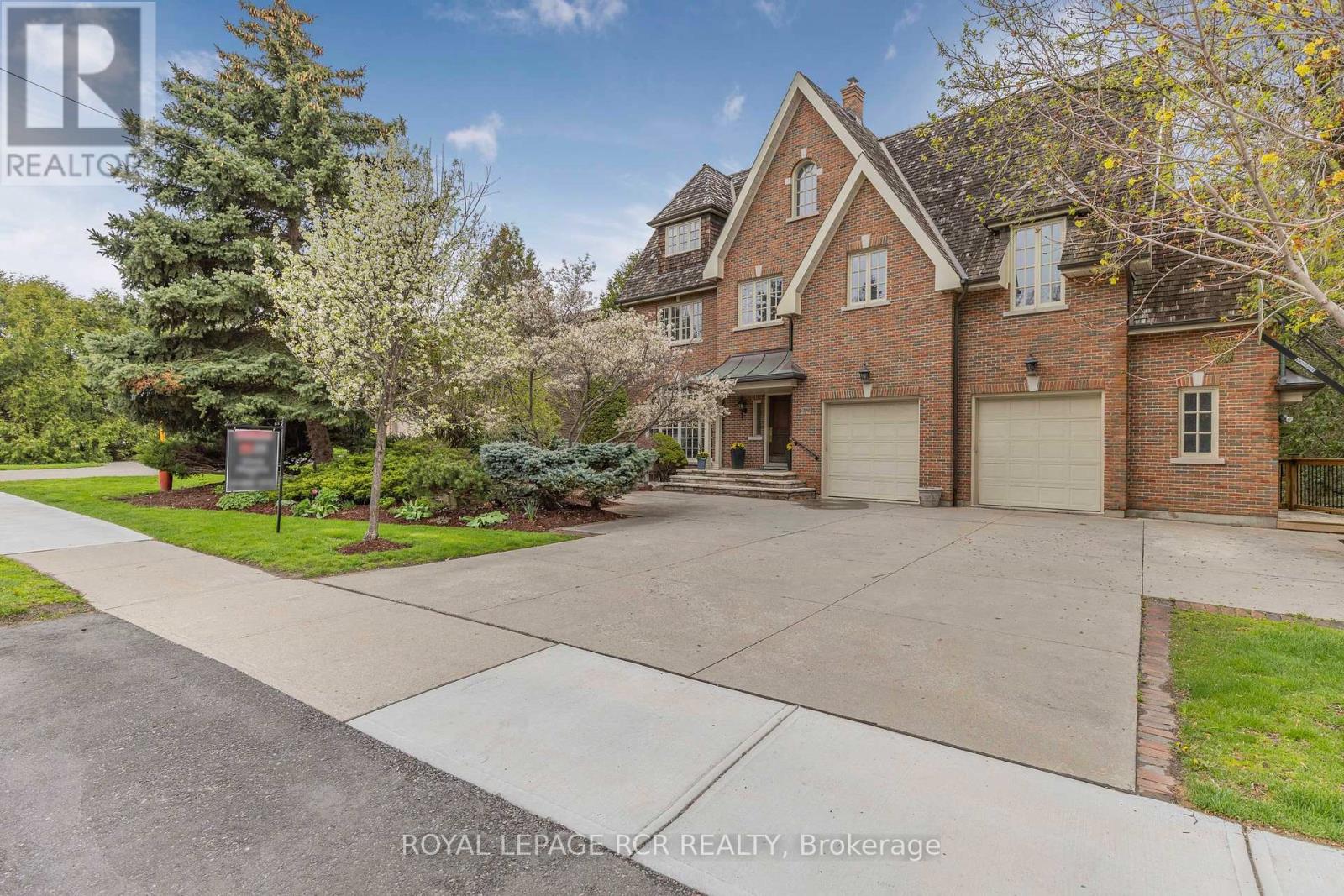 34 GARDEN AVENUE|Richmond Hill (South Richvale), Ontario L4C6L9