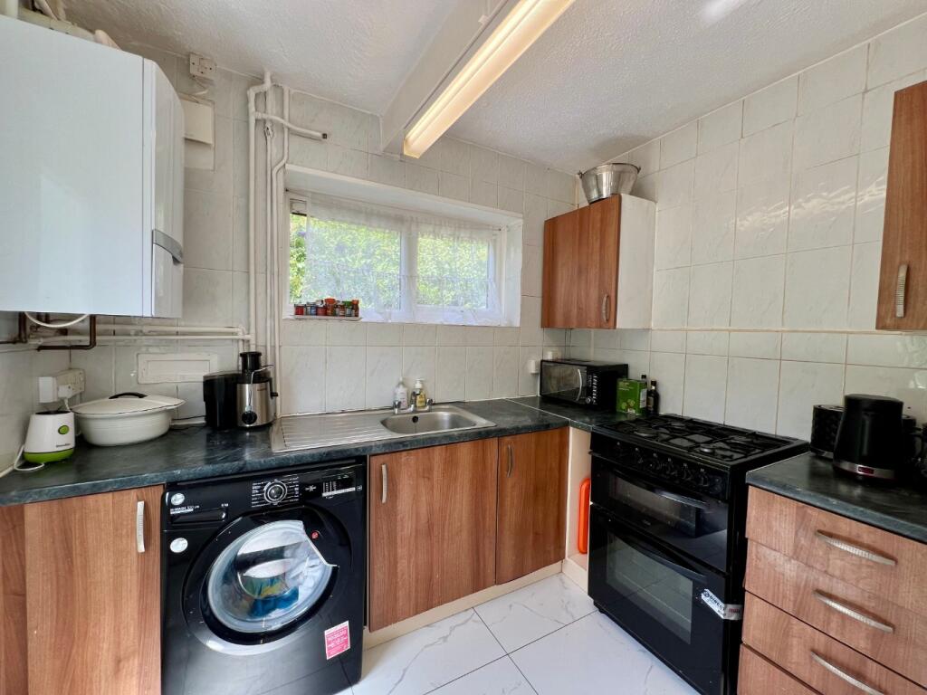 Additional image 12 of Roundfield Avenue, Harpenden, Hertfordshire, AL5