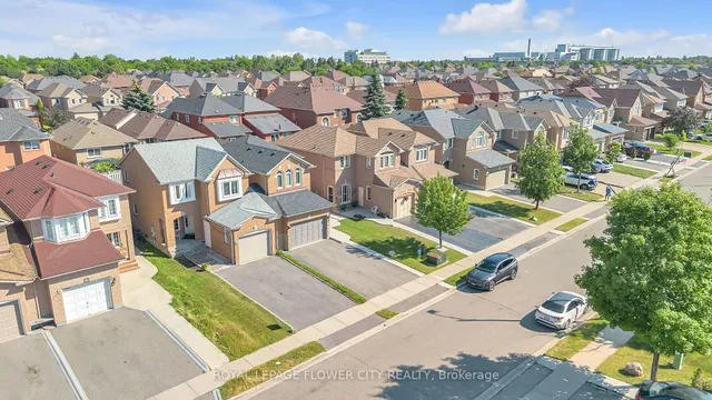 Additional image 39 of 33 Fiddleneck Cres