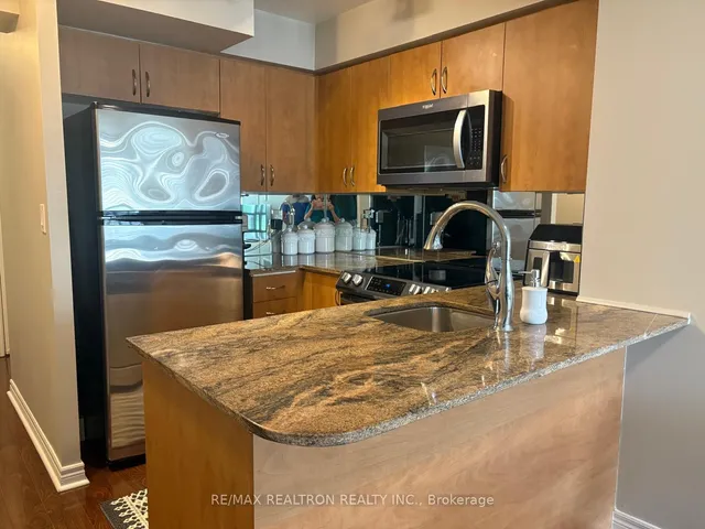 Additional image 11 of 225 Wellesley St Unit 709