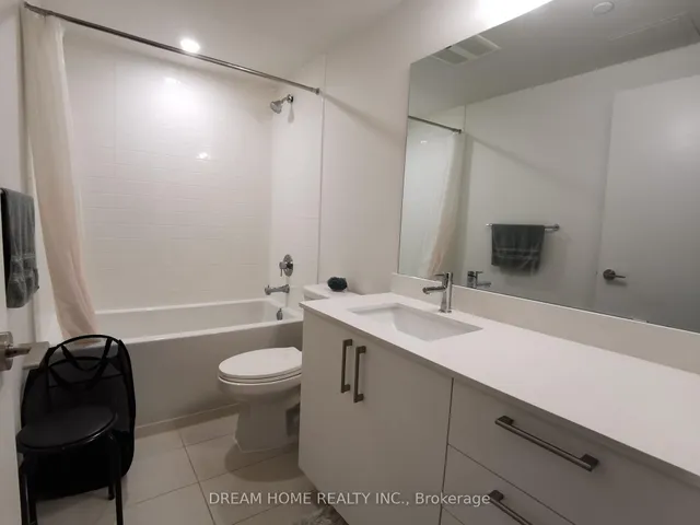 Additional image 25 of 27 Bathurst St Unit 617