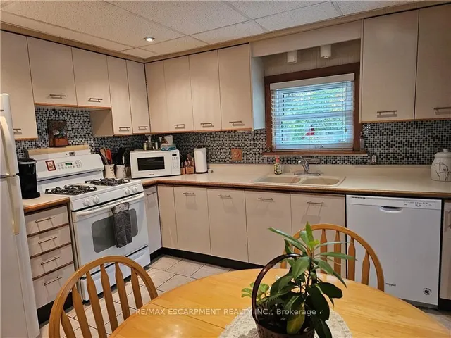 Additional image 11 of 137 EAST 23RD St