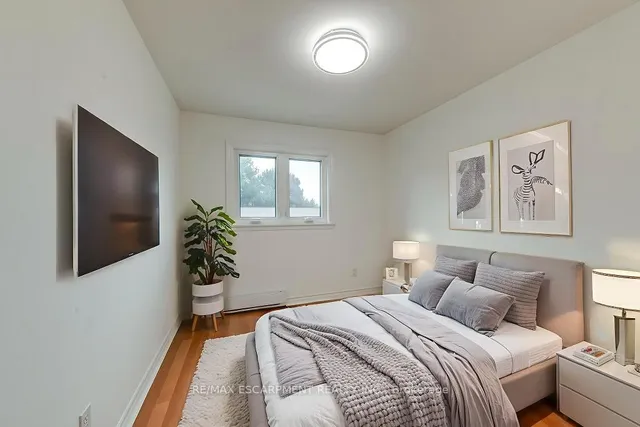 Additional image 22 of 1270 Gainsborough Dr Unit 4