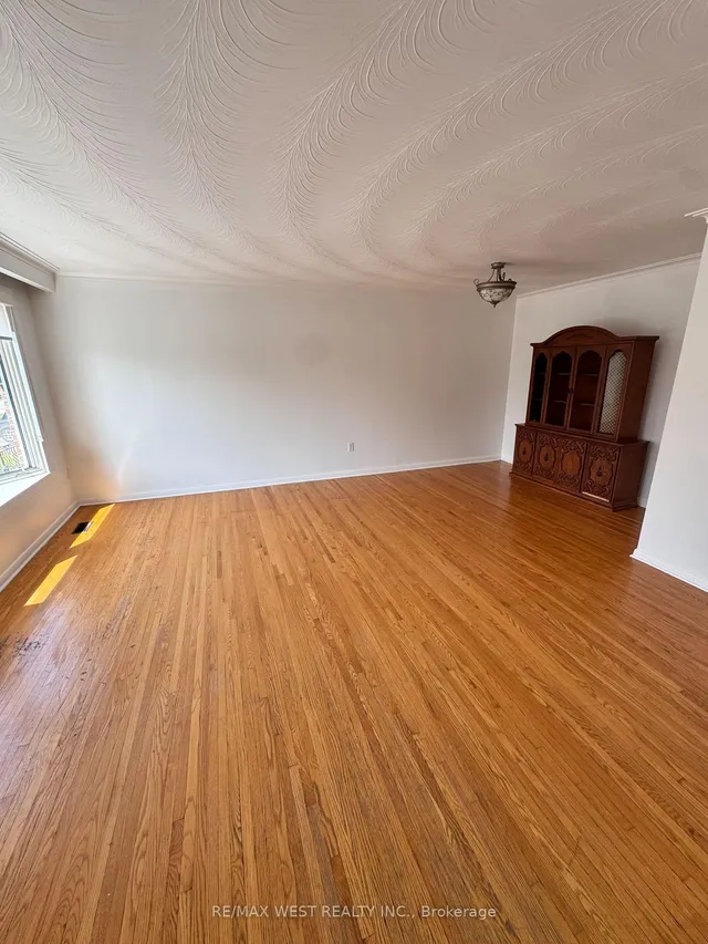 Additional image 10 of 100 Spenvalley Dr