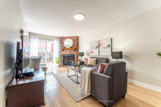 Additional image 11 of 17 Lavery Tr