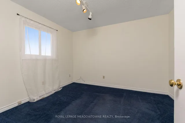 Additional image 19 of 34 Metzak Dr