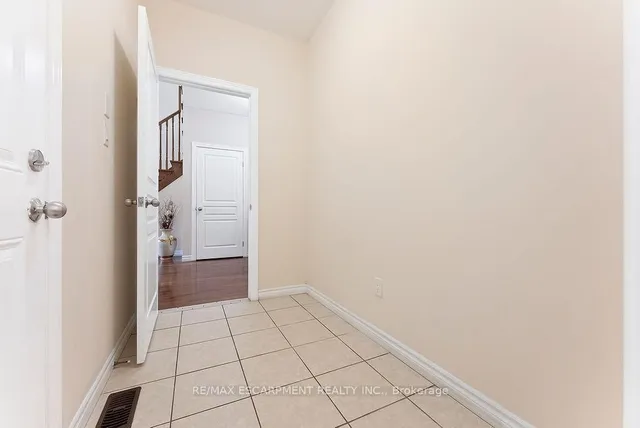 Additional image 10 of 67 Bellroyal Cres