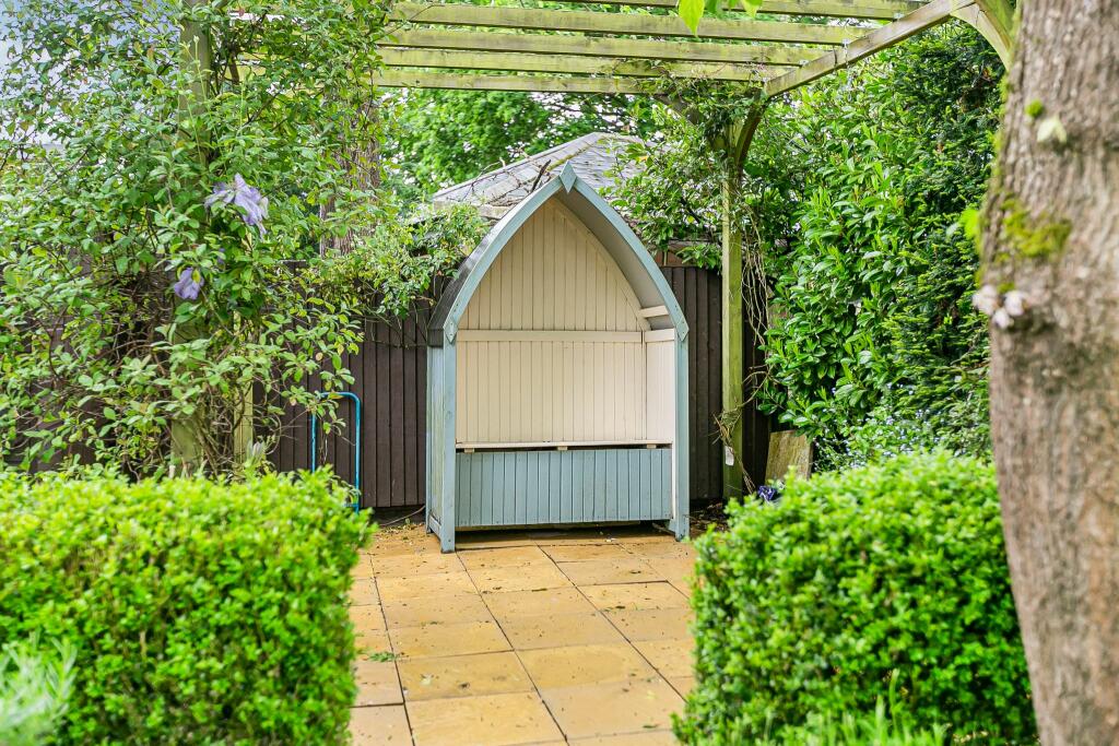 Additional image 29 of Georges Wood Road, Brookmans Park, AL9