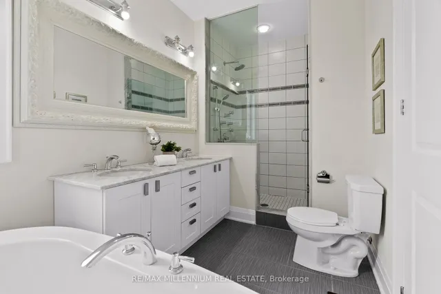 Additional image 24 of 51 Legendary Circ