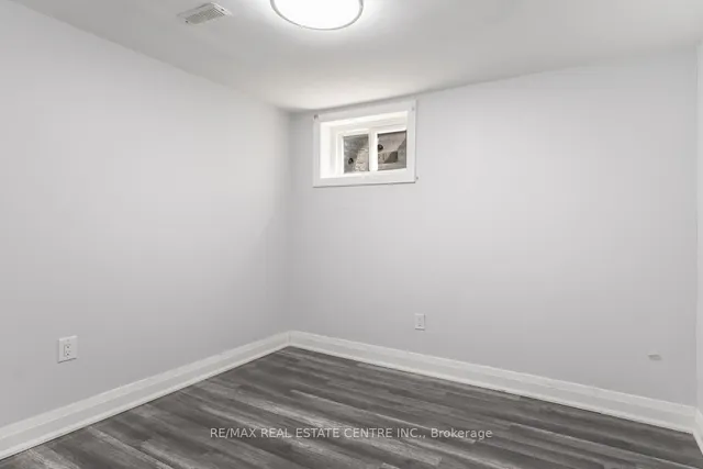 Additional image 34 of 21 Chopin Cres